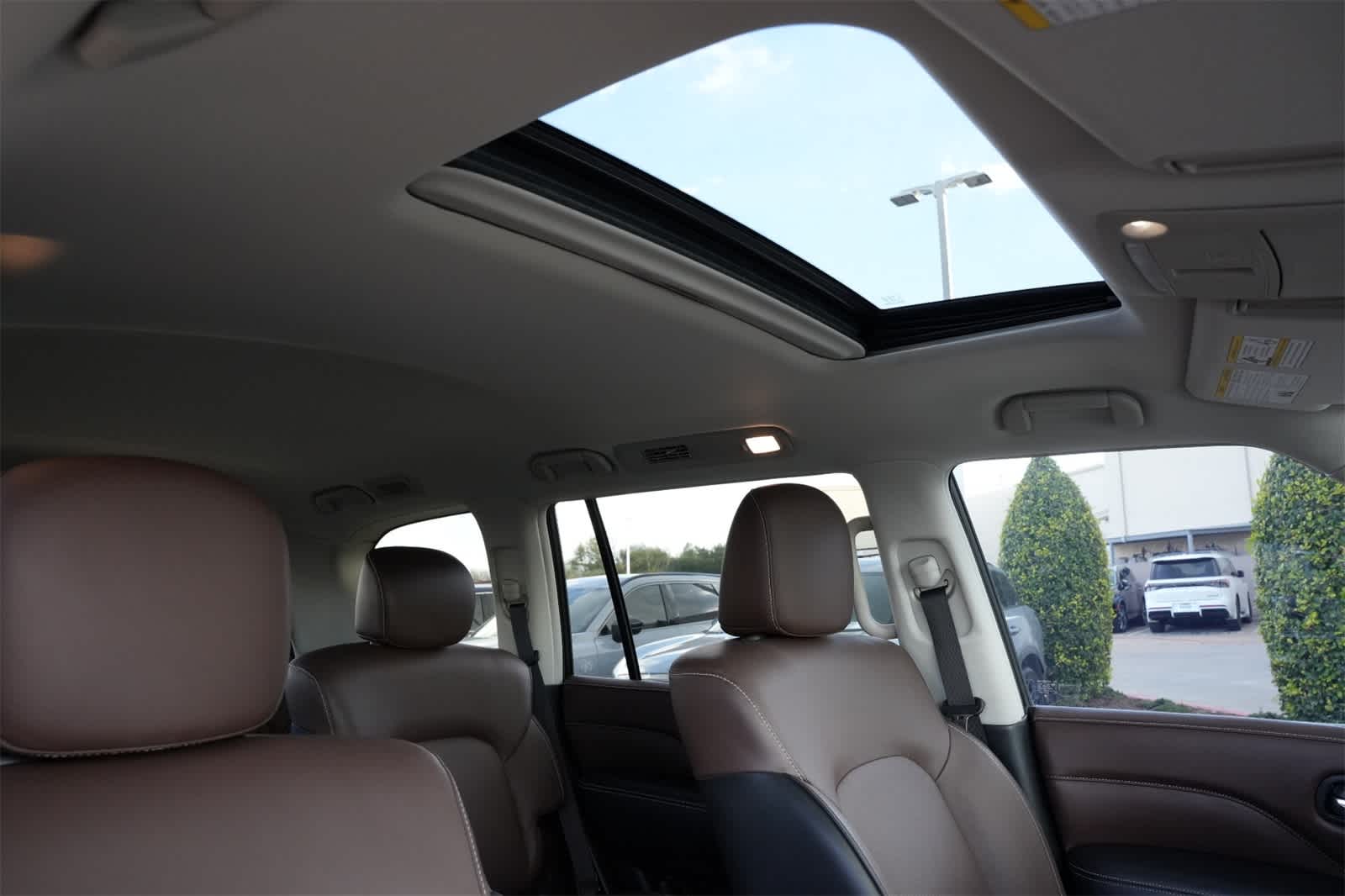 Thumbnail: 2024 INFINITI QX80 - 21