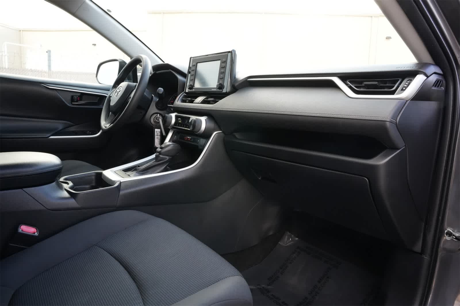 Thumbnail: 2020 Toyota RAV4 - 22