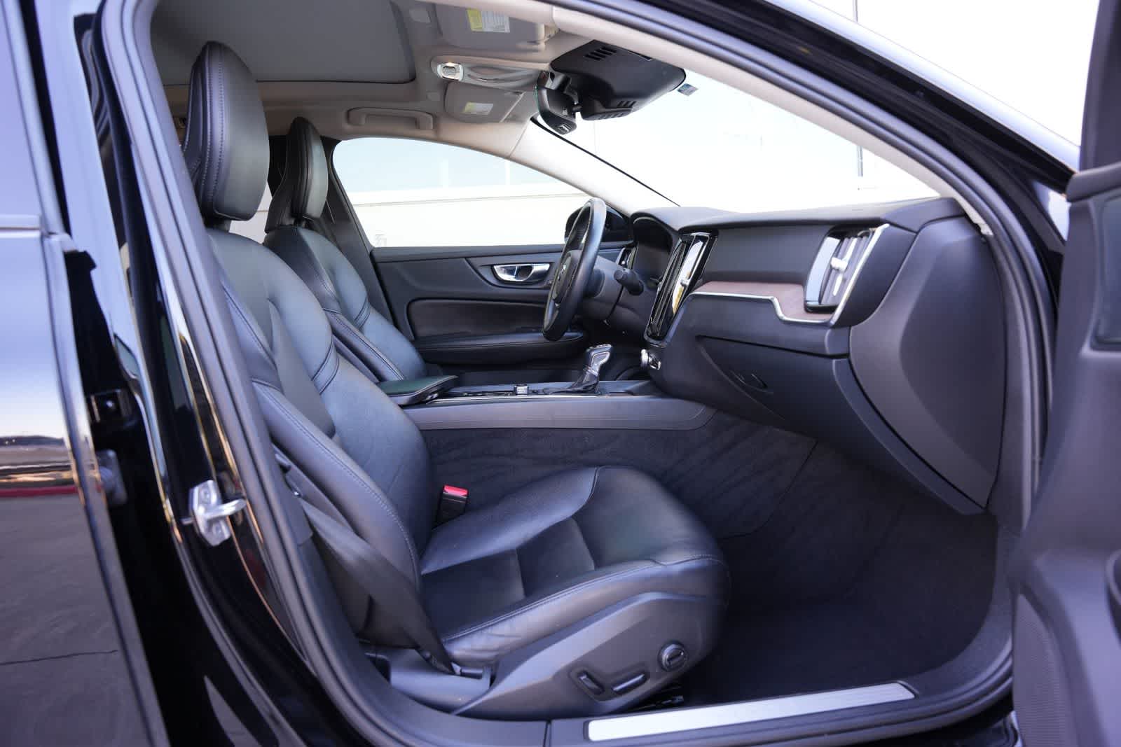 Thumbnail: 2021 Volvo S60 - 24