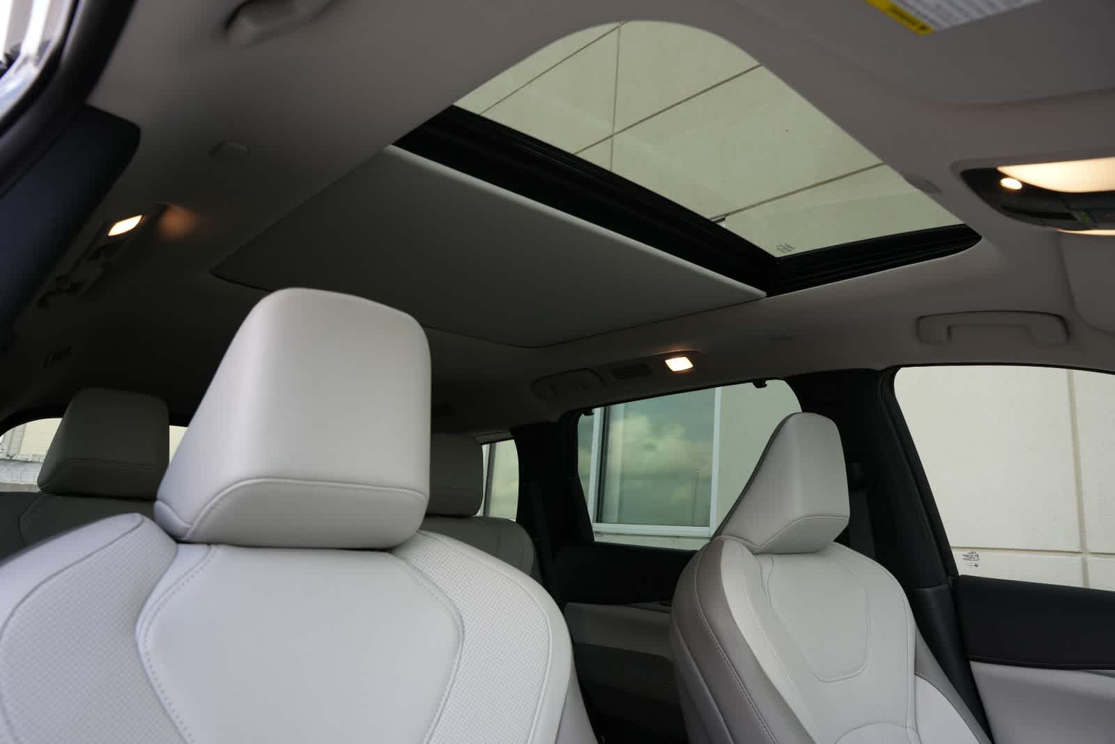 Thumbnail: 2026 INFINITI QX60 - 24