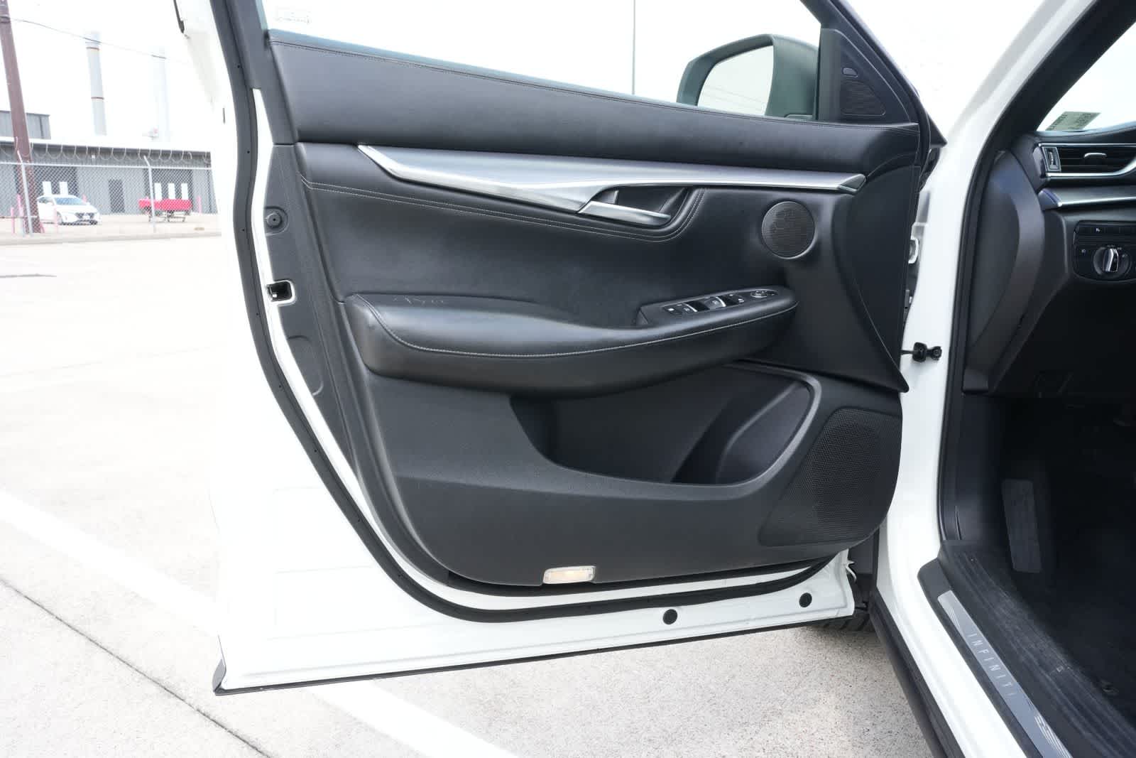 Thumbnail: 2022 INFINITI QX55 - 15