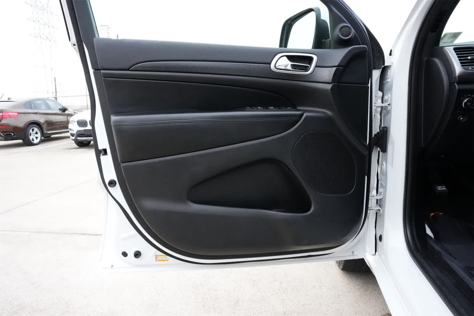 Thumbnail: 2017 Jeep Grand Cherokee - 18