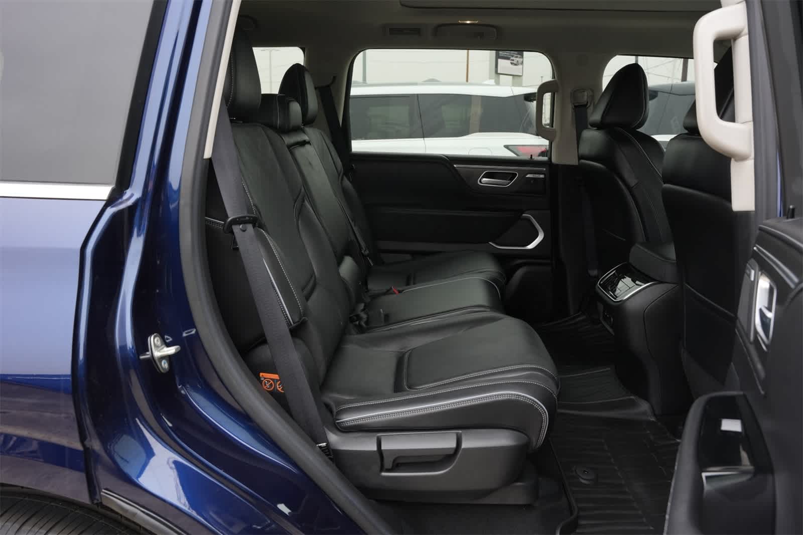 Thumbnail: 2025 INFINITI QX80 - 22