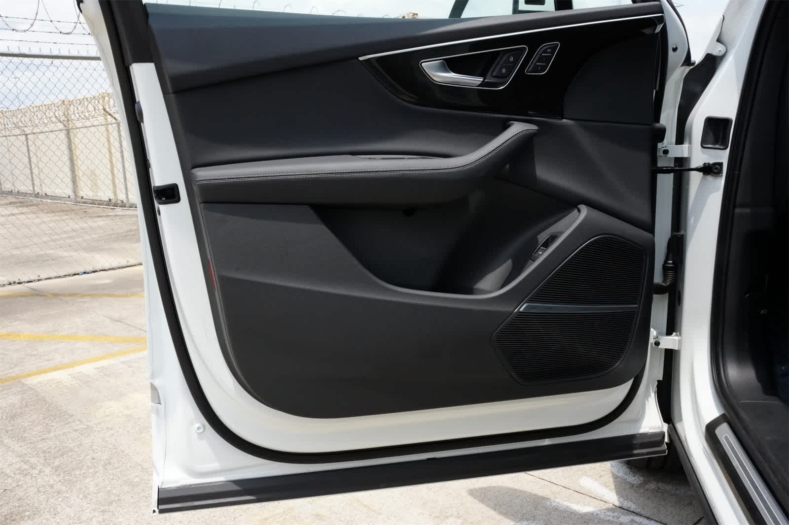 Thumbnail: 2025 Audi Q7 - 18