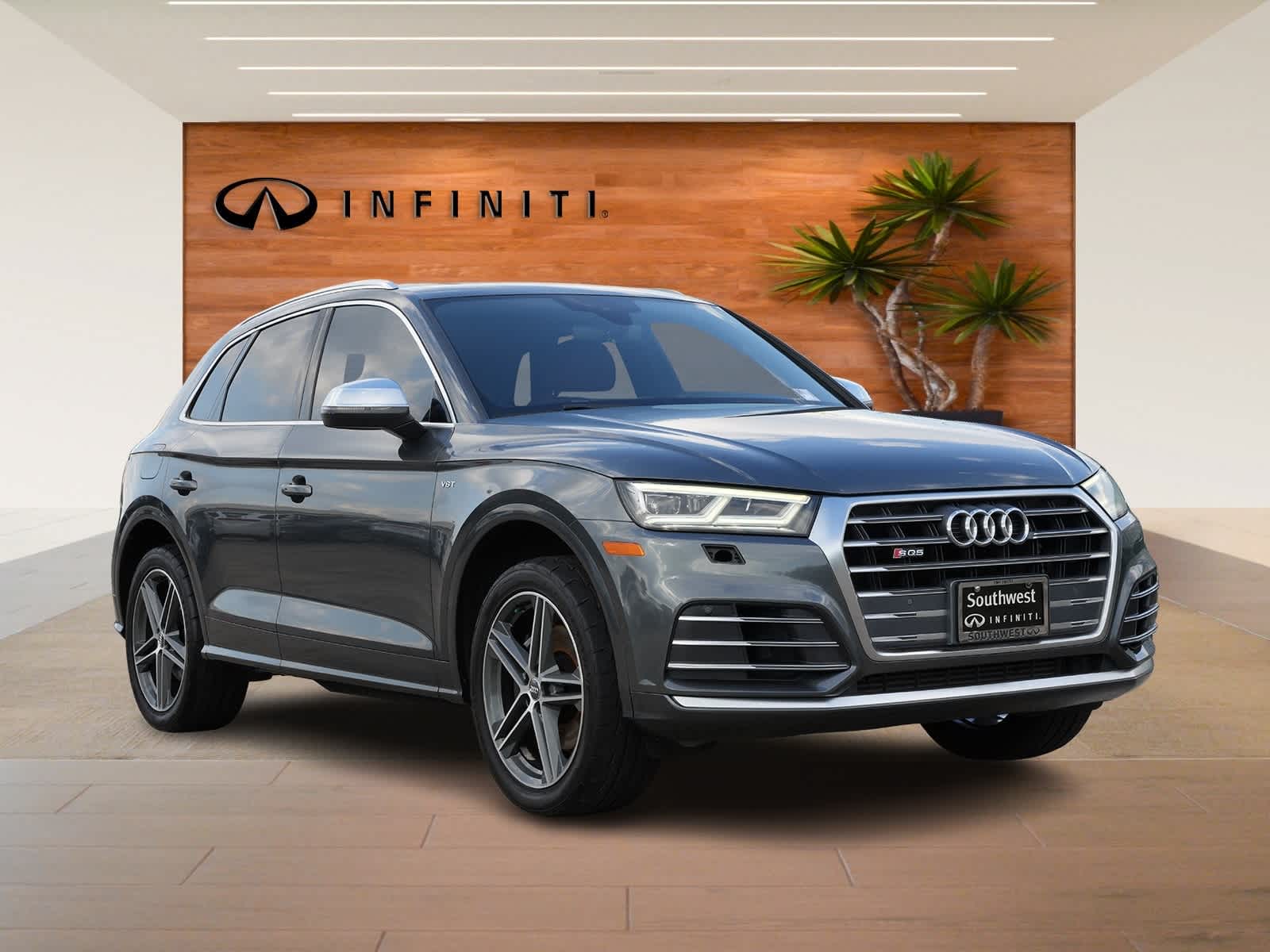 Thumbnail: 2018 Audi SQ5 - 3