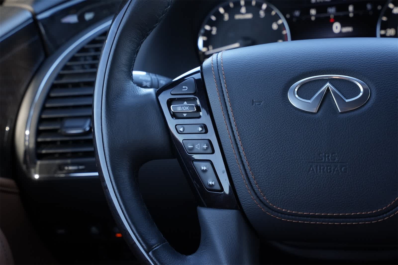 Thumbnail: 2024 INFINITI QX80 - 10