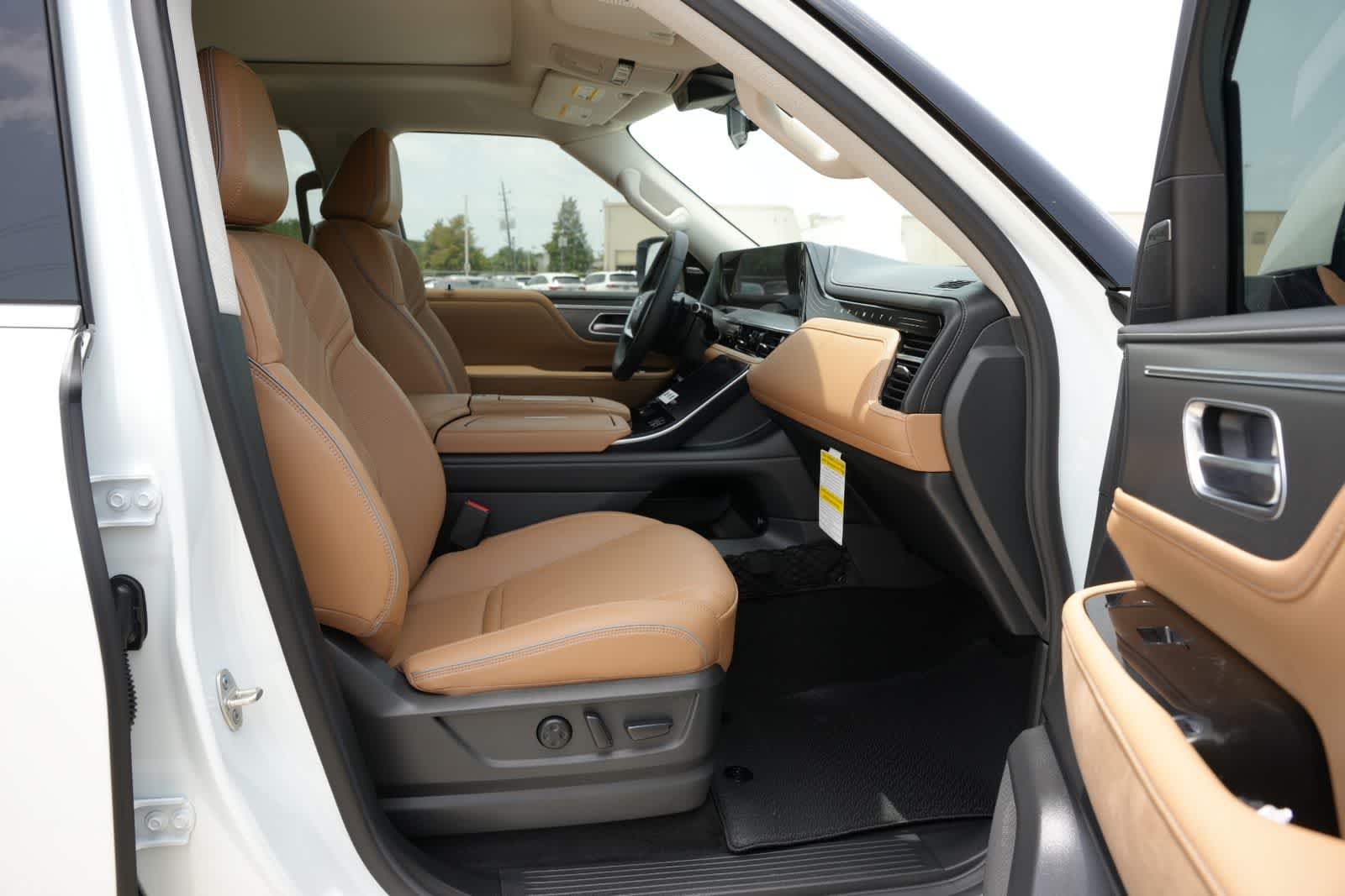Thumbnail: 2026 INFINITI QX80 - 23