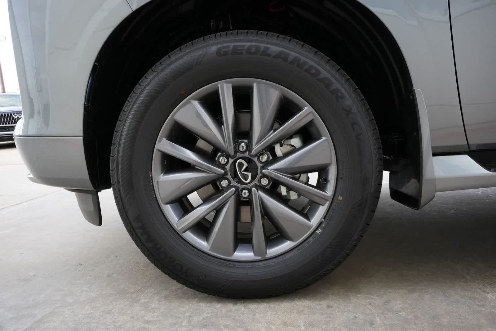 Thumbnail: 2026 INFINITI QX80 - 26