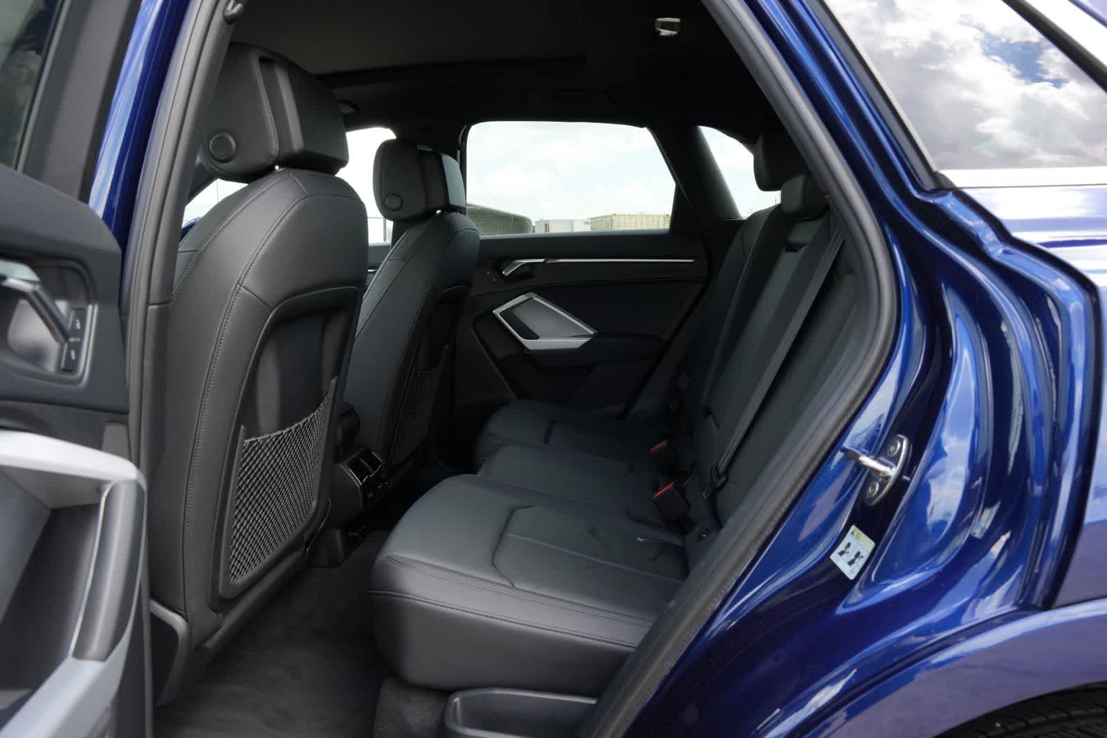 Thumbnail: 2025 Audi Q3 - 19