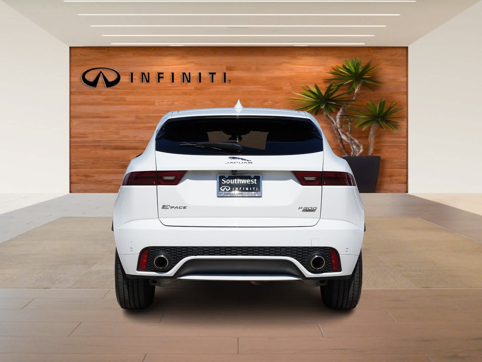 Thumbnail: 2019 Jaguar E-Pace - 6
