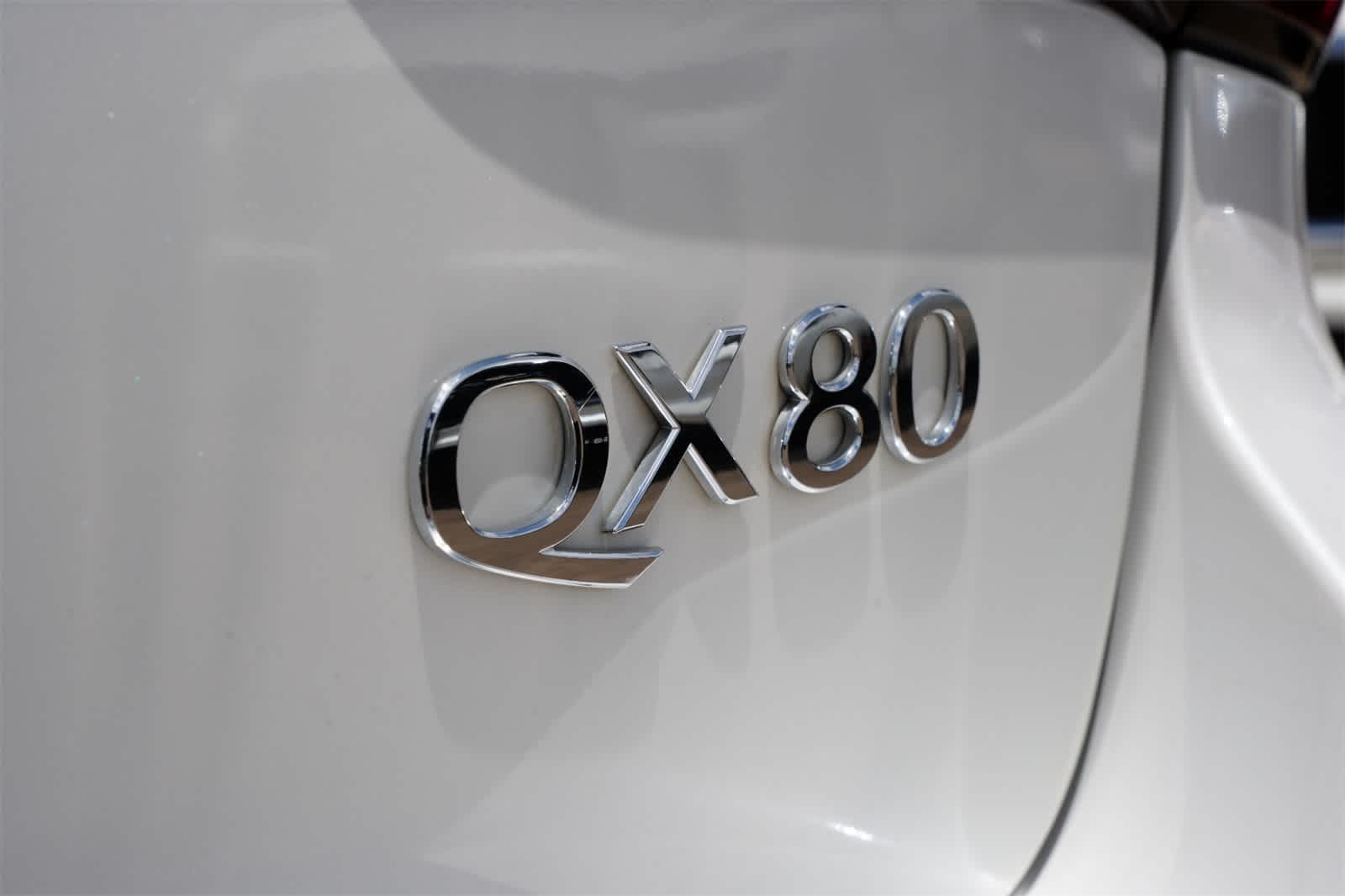 2018 INFINITI QX80  12
