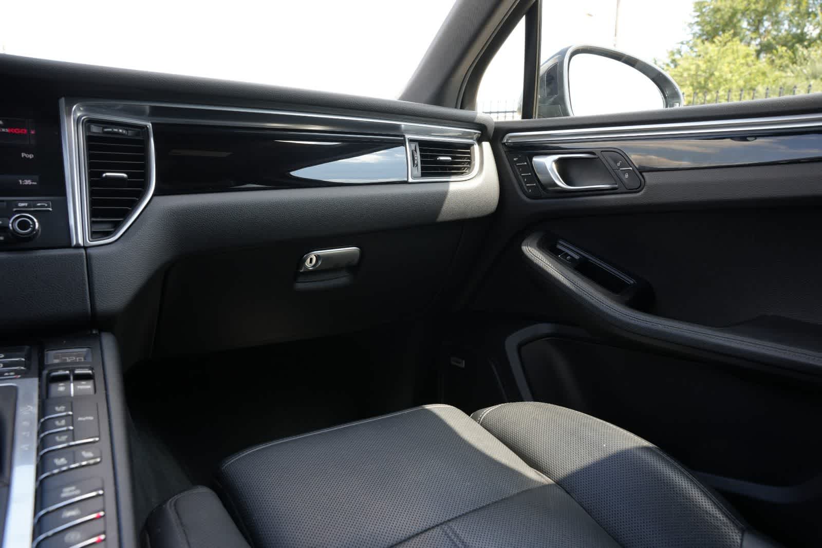 Thumbnail: 2017 Porsche Macan - 5