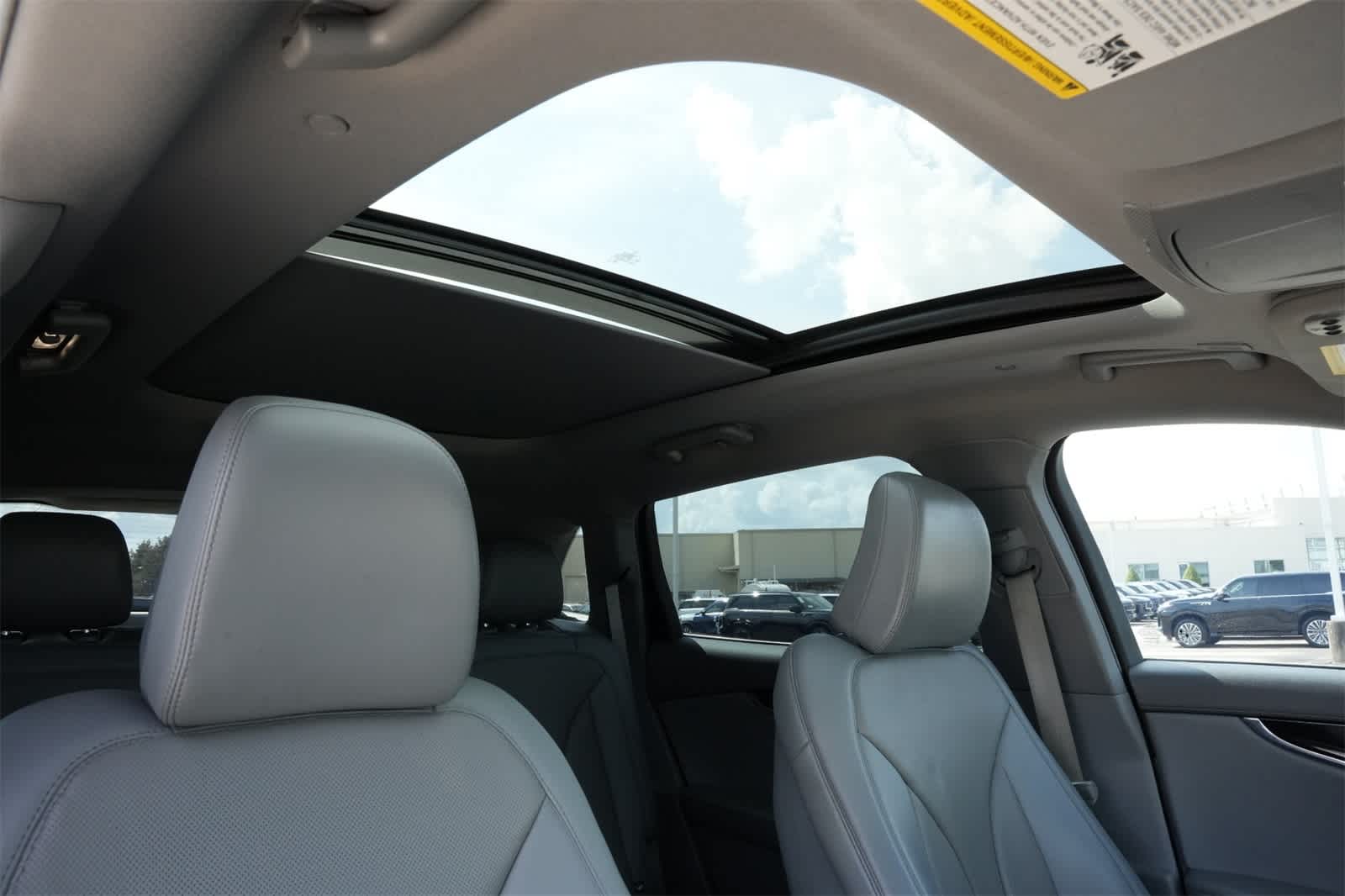 Thumbnail: 2022 Lincoln Nautilus - 24