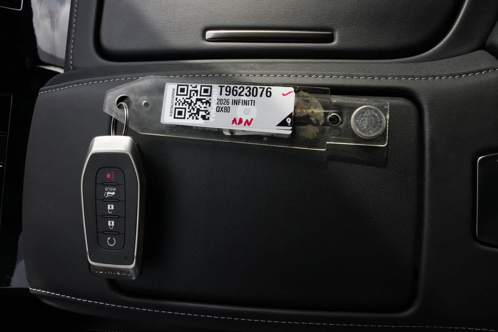 Thumbnail: 2026 INFINITI QX80 - 28