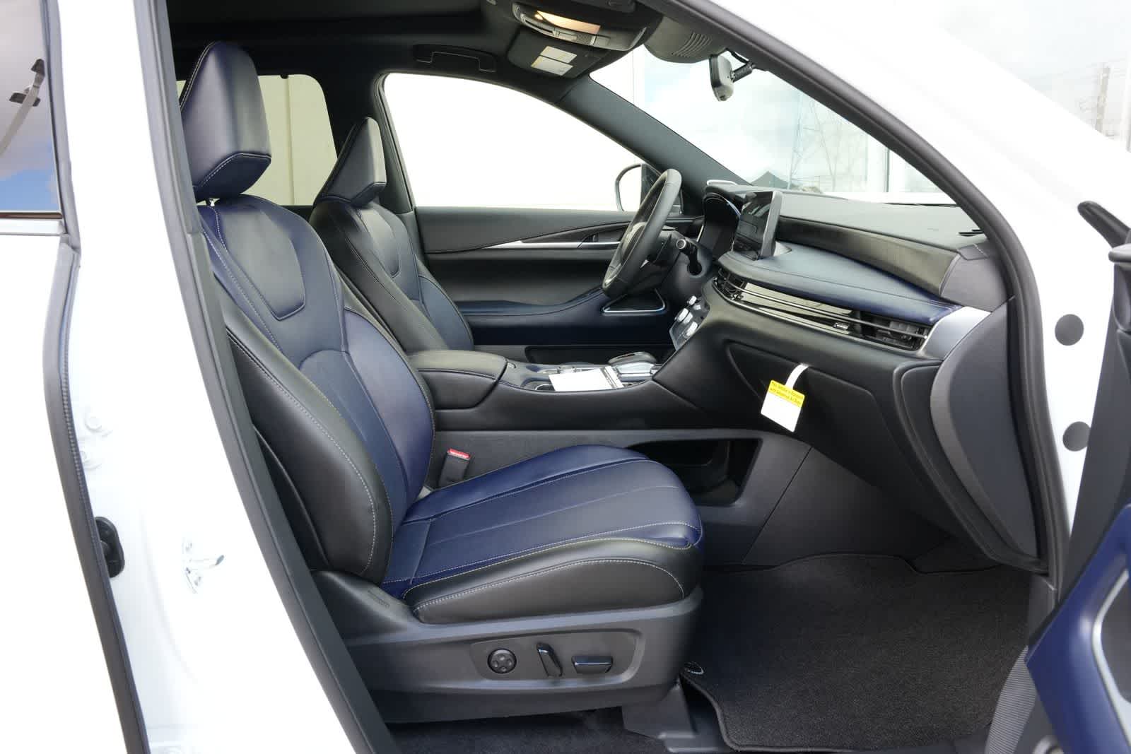 Thumbnail: 2026 INFINITI QX60 - 24