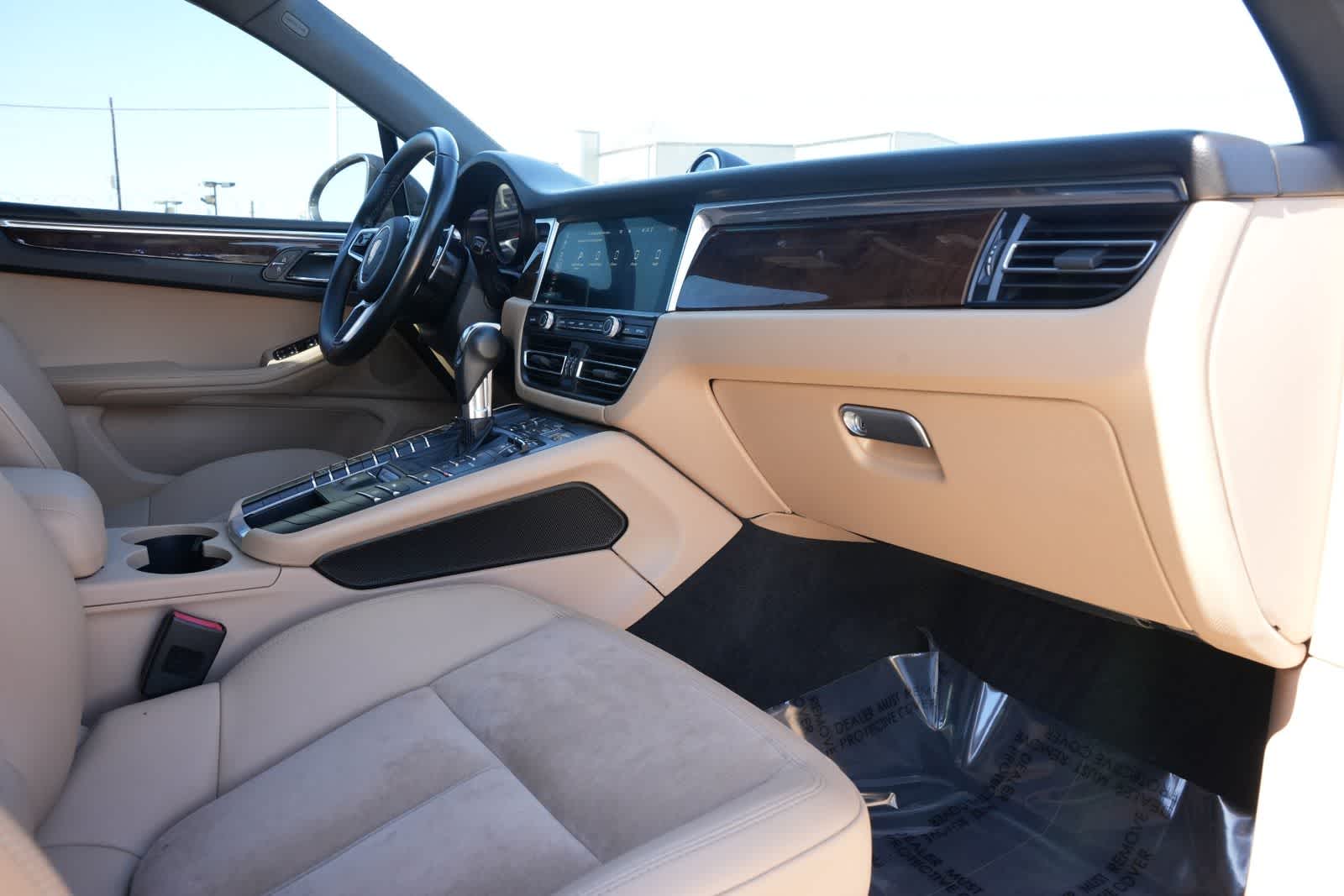 Thumbnail: 2021 Porsche Macan - 22