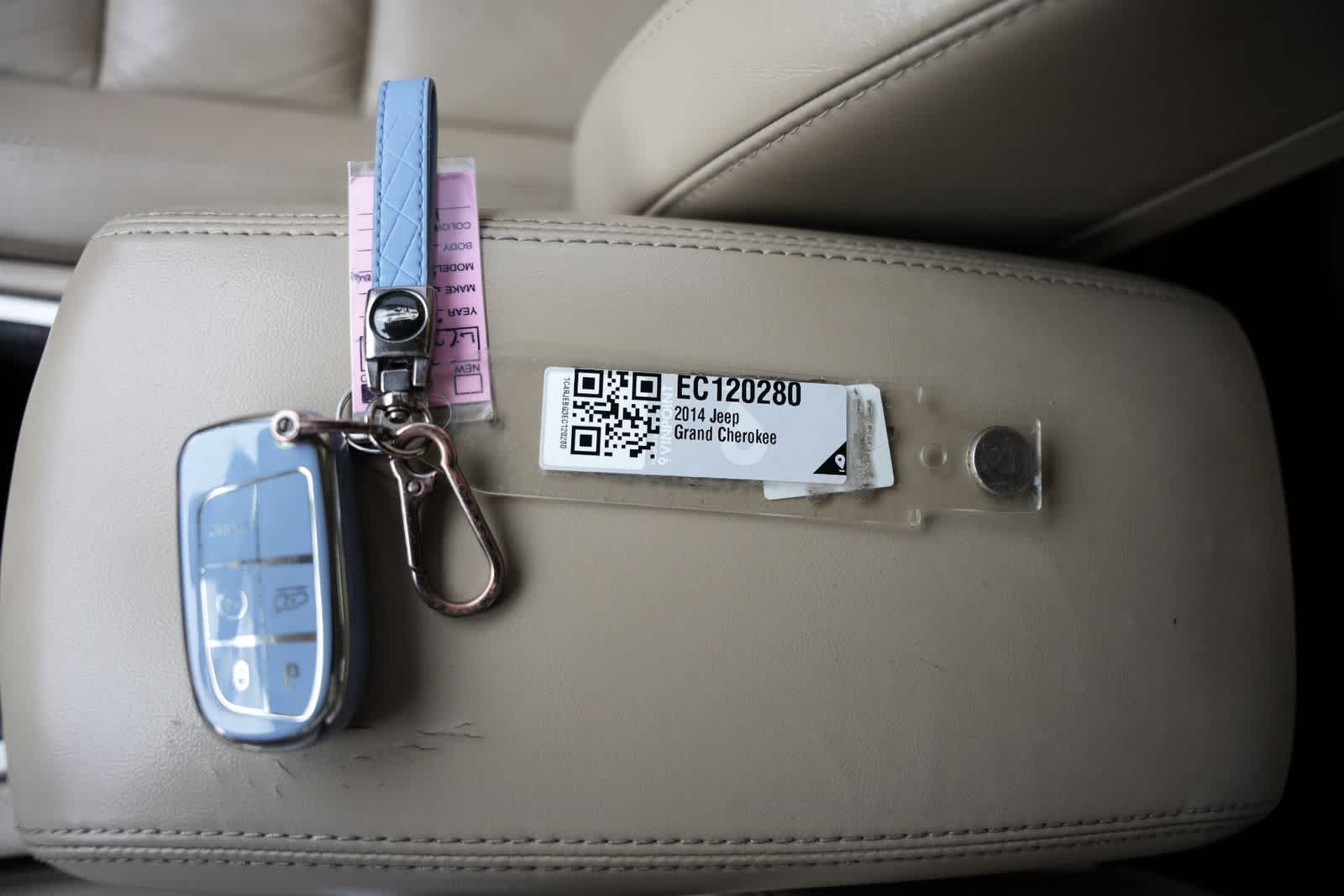 Thumbnail: 2014 Jeep Grand Cherokee - 27