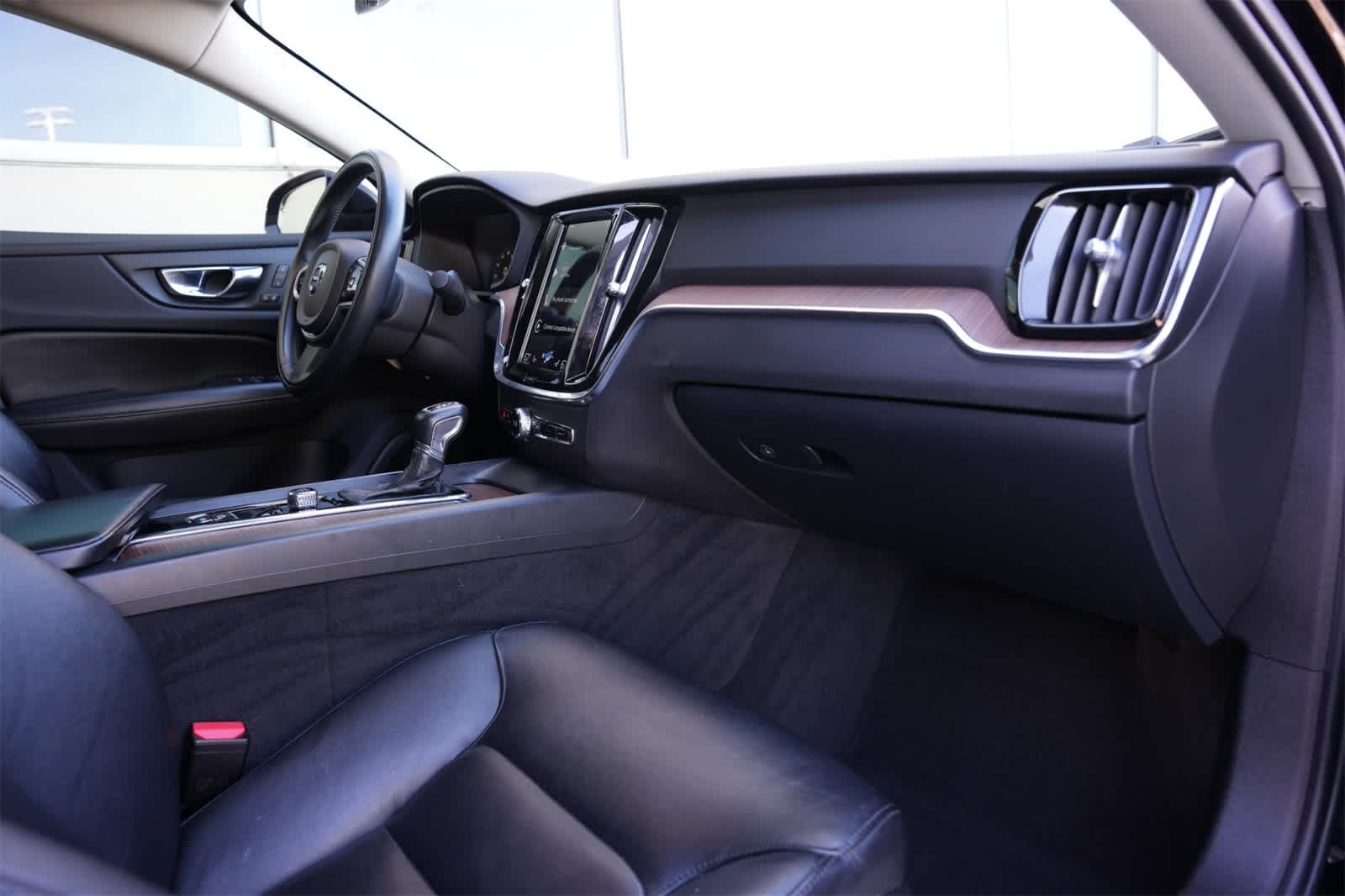 Thumbnail: 2021 Volvo S60 - 23