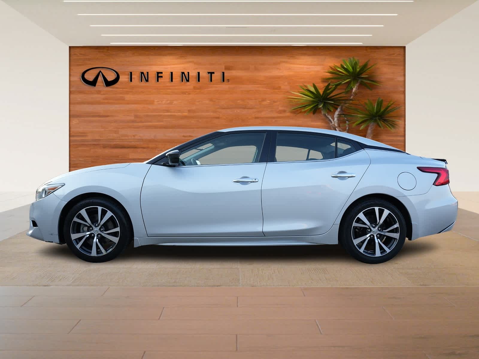 Thumbnail: 2017 Nissan Maxima - 4