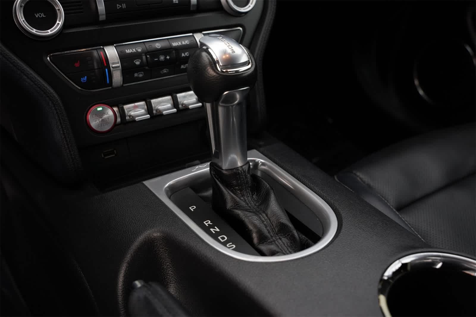 Thumbnail: 2022 Ford Mustang - 14