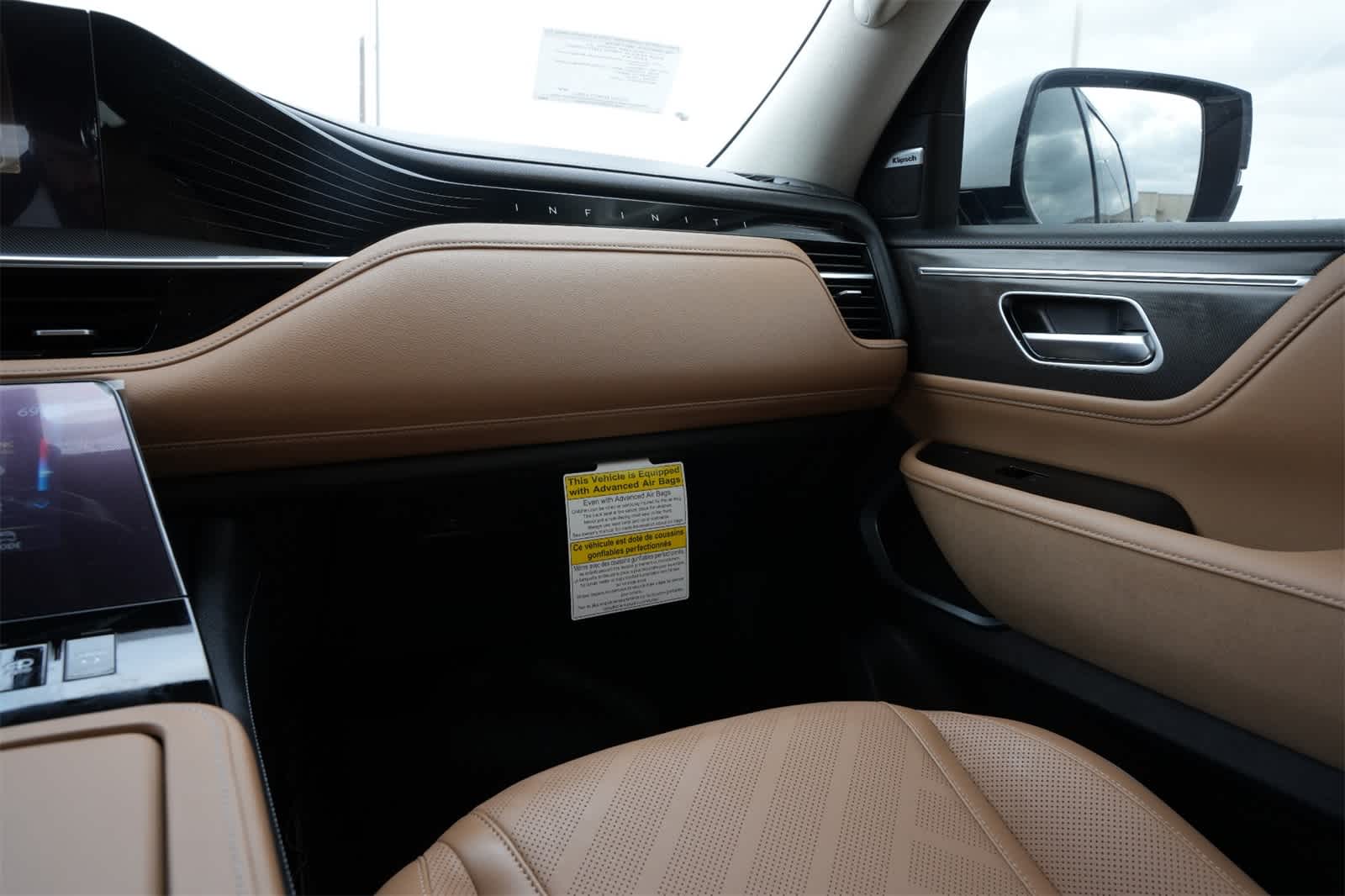 Thumbnail: 2026 INFINITI QX80 - 8