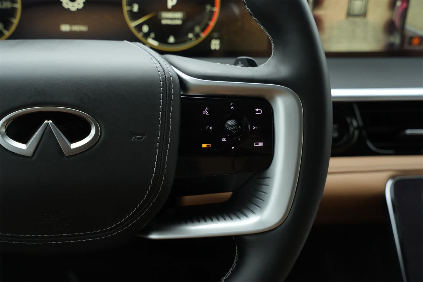 Thumbnail: 2025 INFINITI QX80 - 11