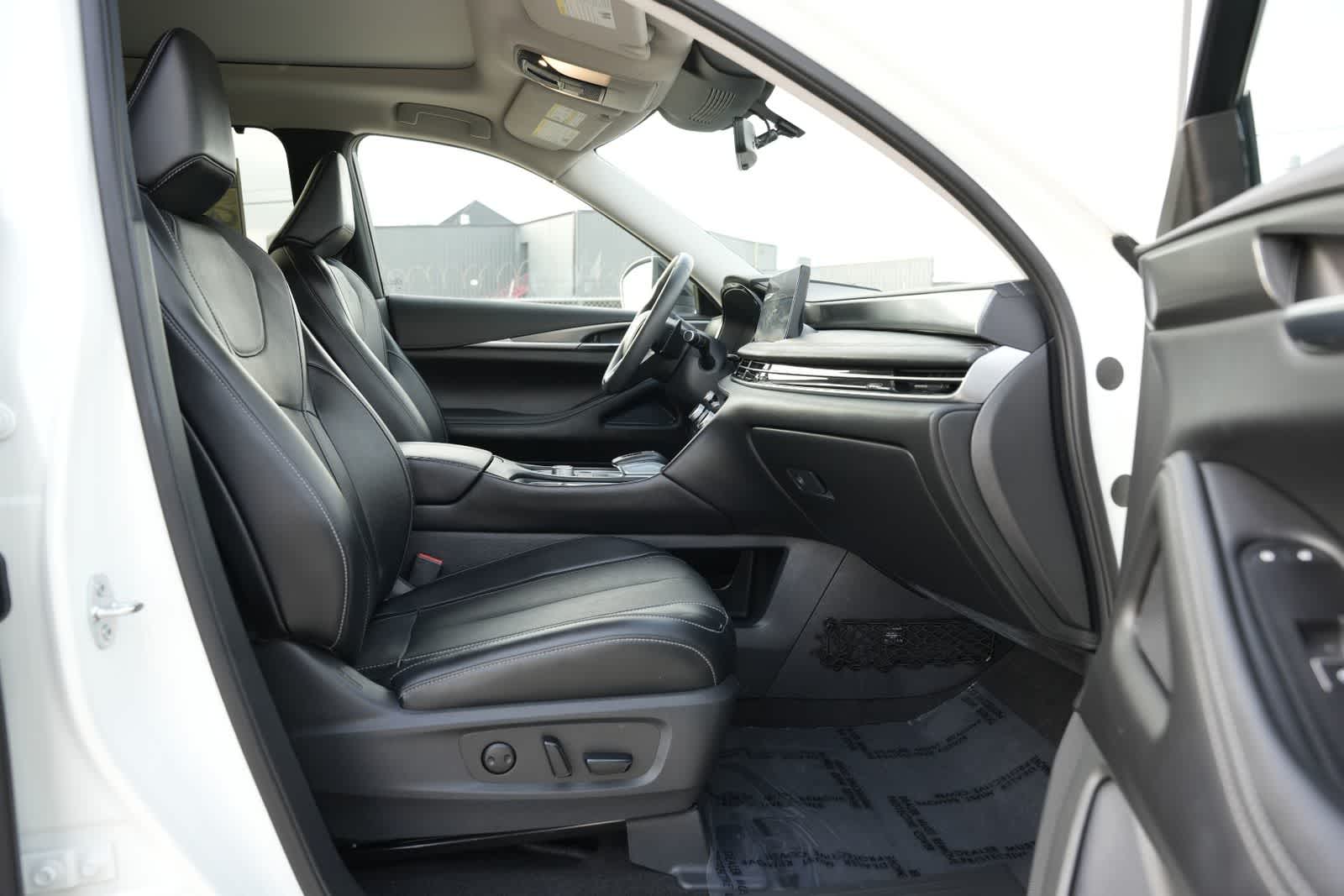 Thumbnail: 2023 INFINITI QX60 - 23