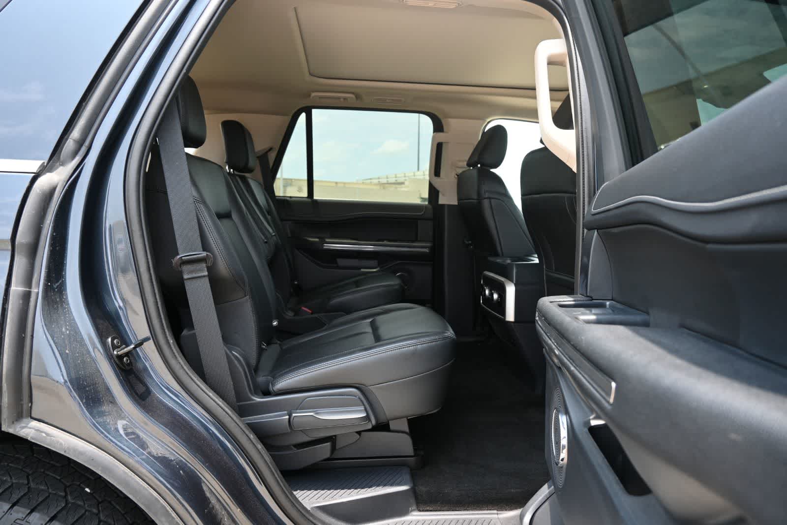 Thumbnail: 2022 Ford Expedition - 21