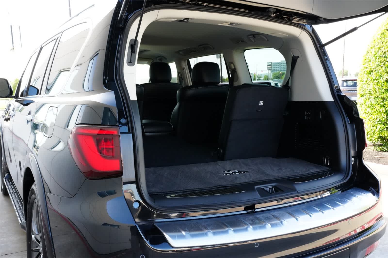 Thumbnail: 2023 INFINITI QX80 - 21