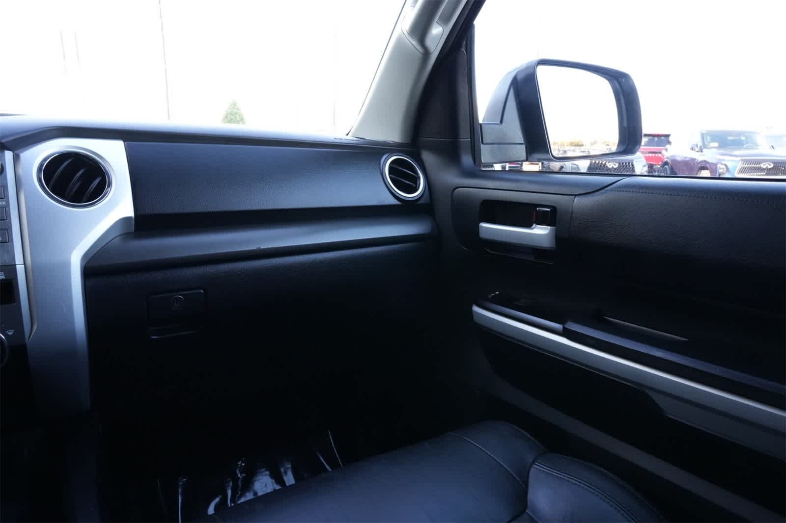 Thumbnail: 2018 Toyota Tundra - 8