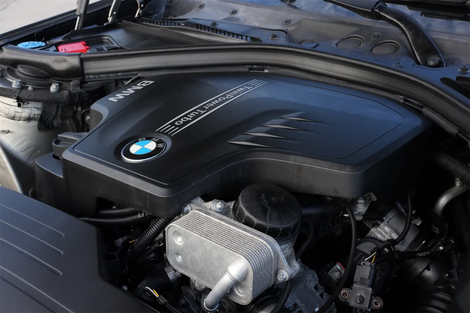 Thumbnail: 2016 BMW 3 Series - 22