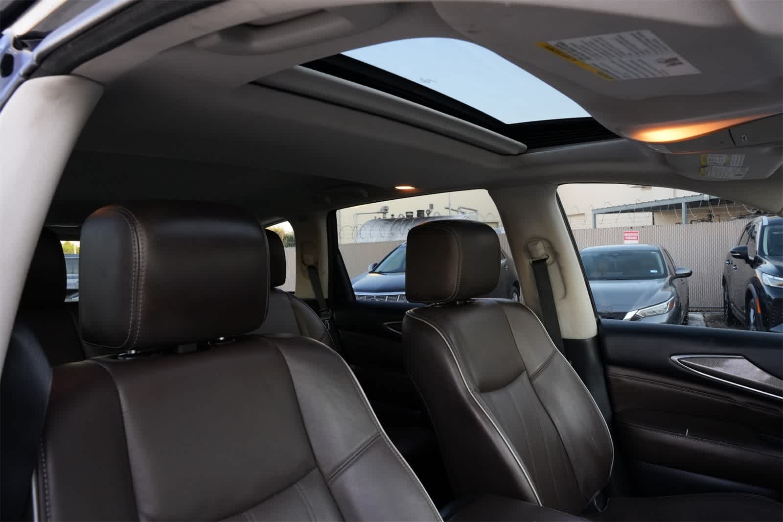 Thumbnail: 2017 INFINITI QX60 - 24