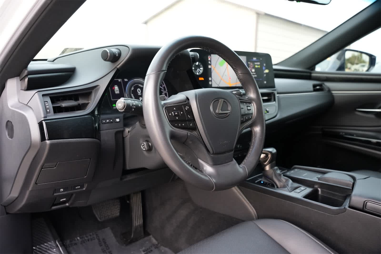 Thumbnail: 2022 Lexus ES - 16