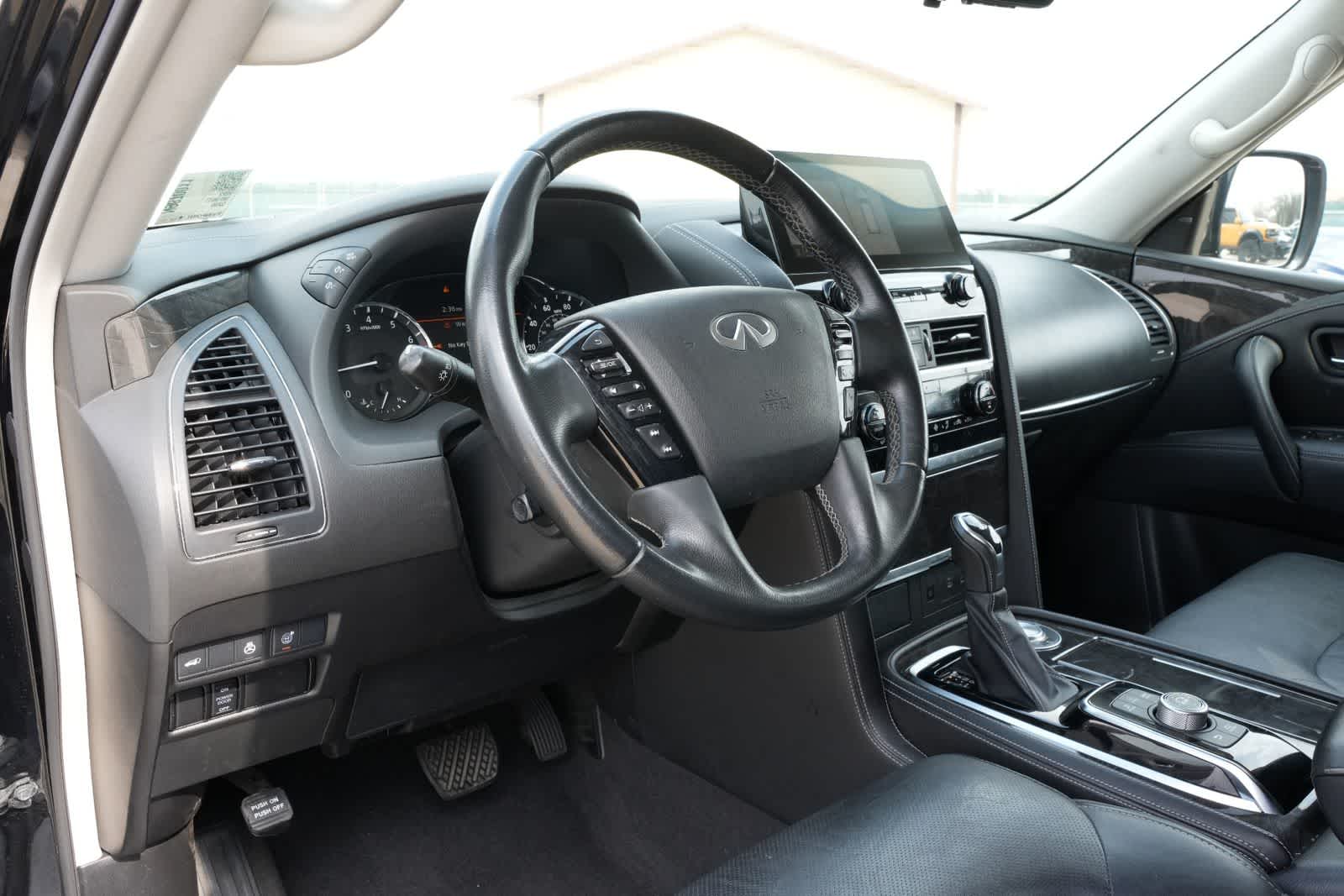 Thumbnail: 2022 INFINITI QX80 - 16