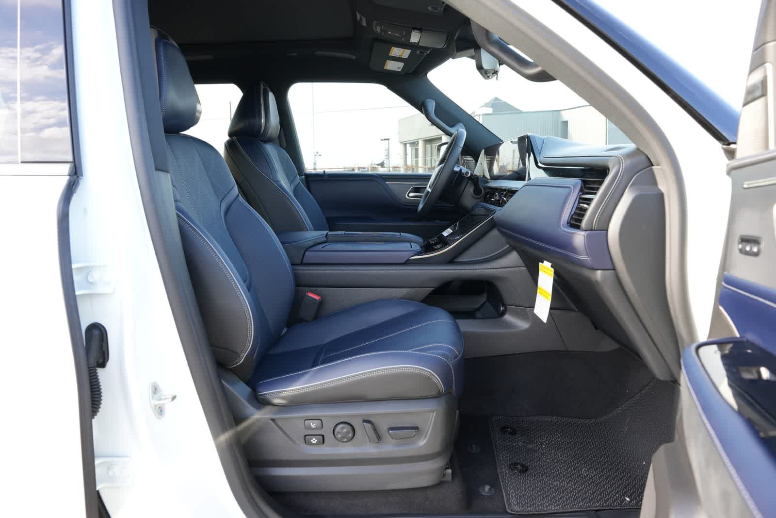 Thumbnail: 2026 INFINITI QX80 - 20