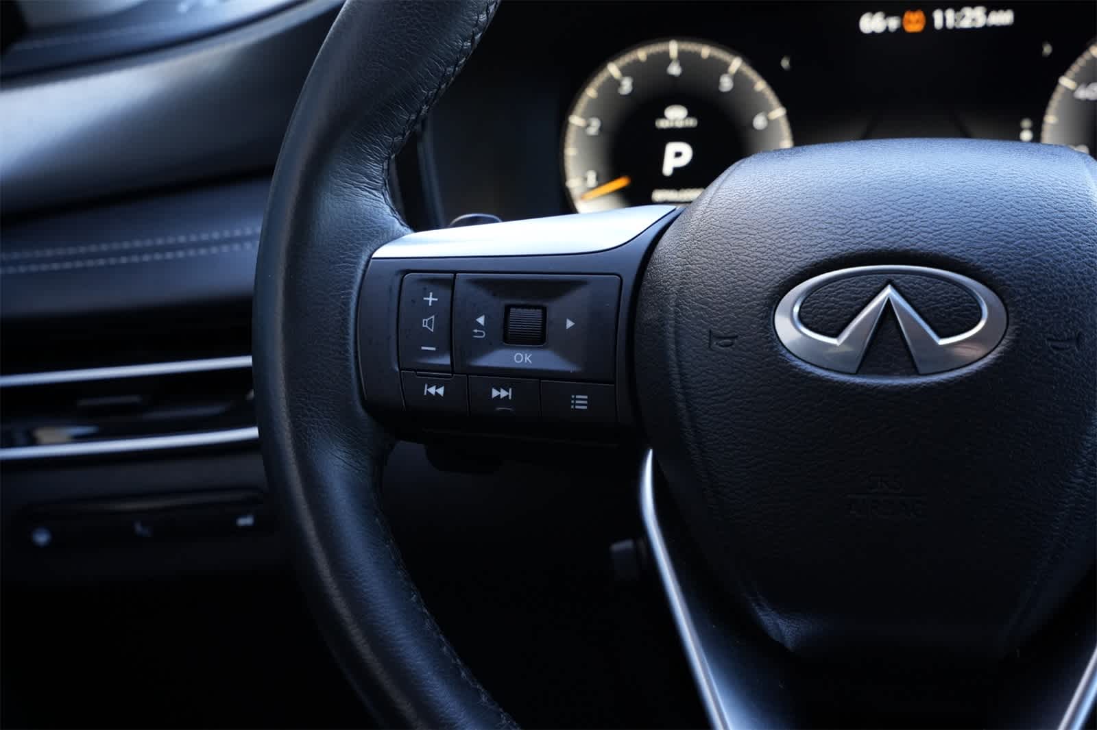 Thumbnail: 2023 INFINITI QX60 - 10