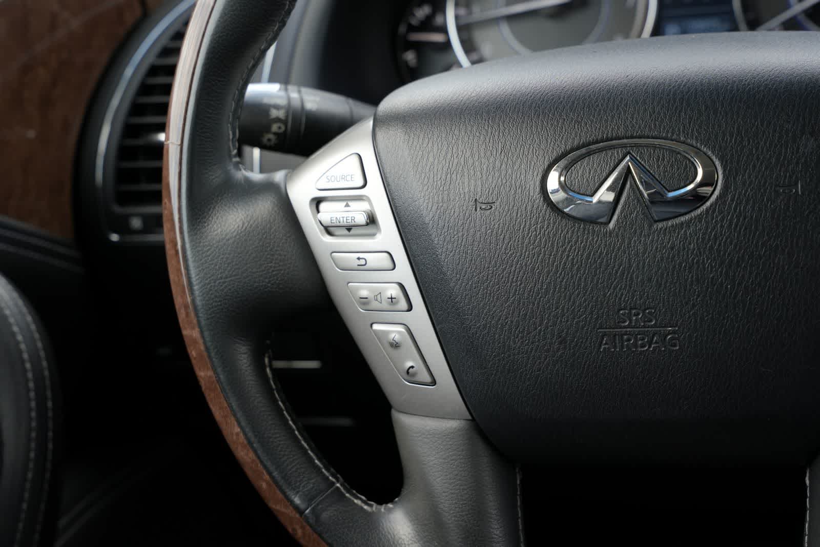Thumbnail: 2017 INFINITI QX80 - 10