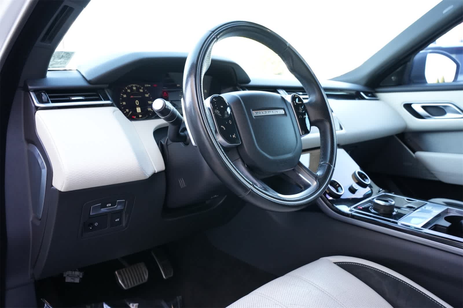 Thumbnail: 2018 Land Rover Range Rover Velar - 16