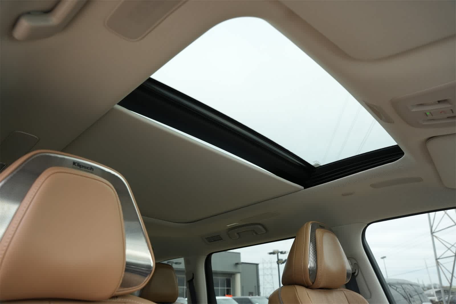 Thumbnail: 2025 INFINITI QX80 - 24