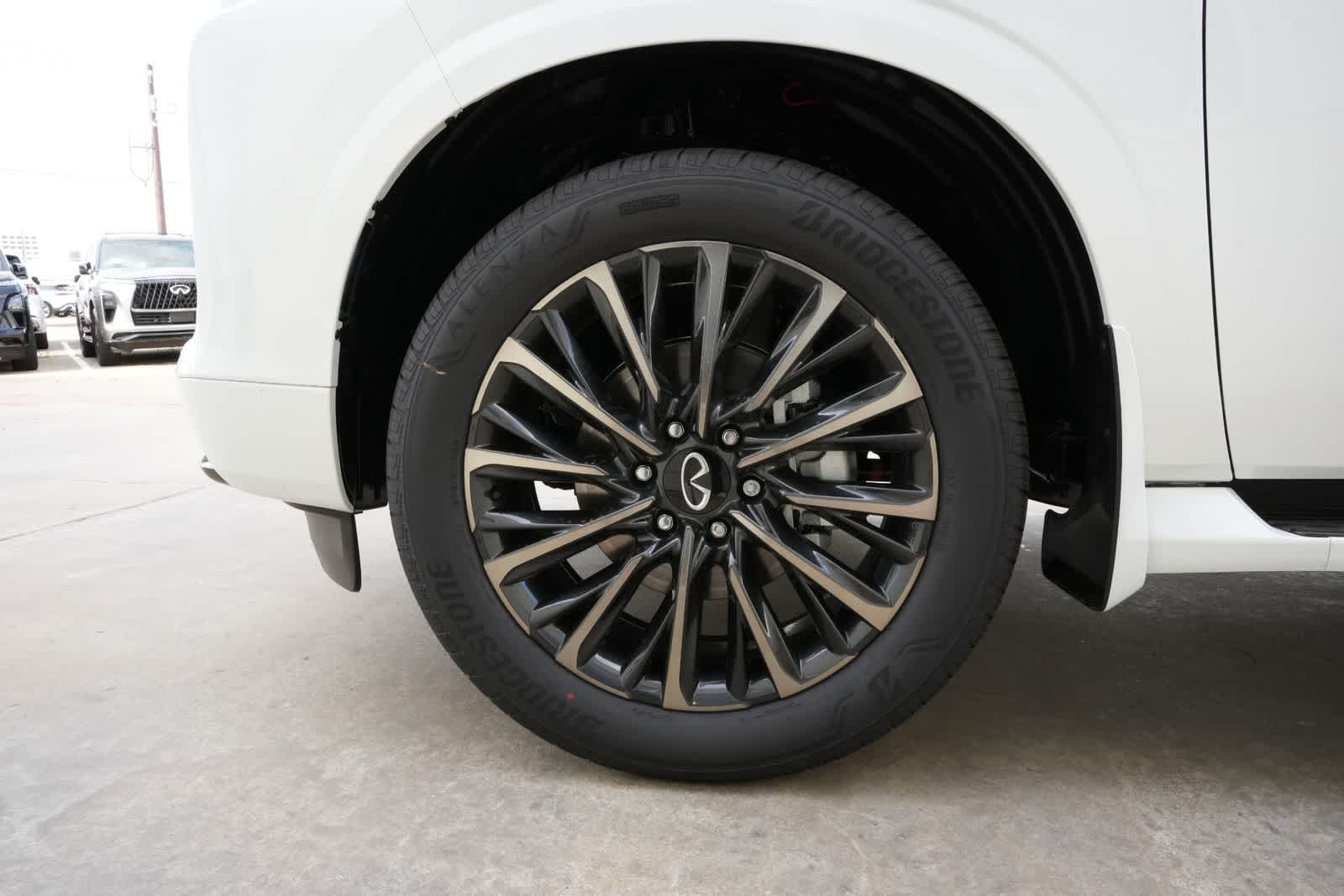 Thumbnail: 2026 INFINITI QX80 - 26