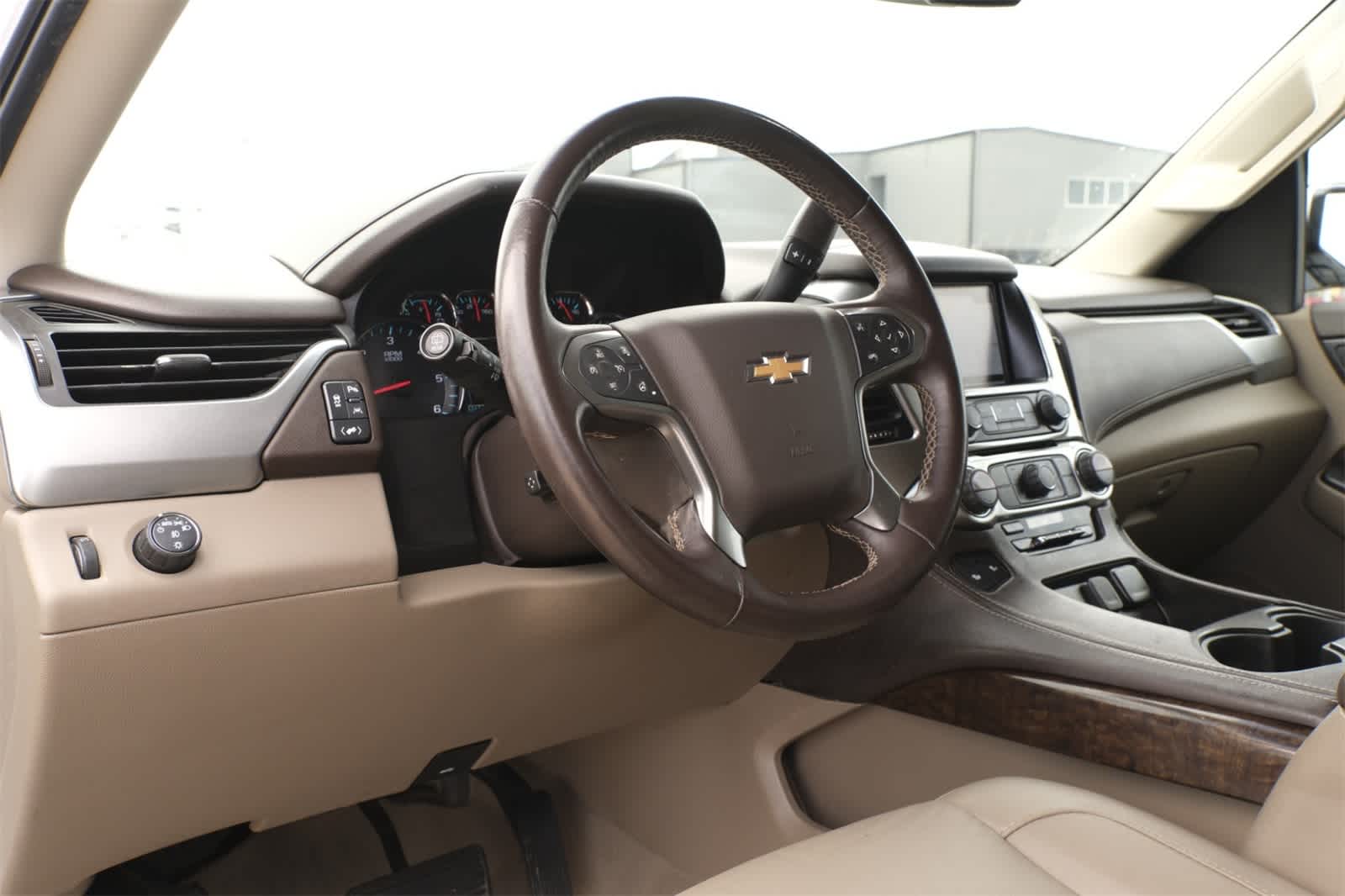 Thumbnail: 2019 Chevrolet Tahoe - 16