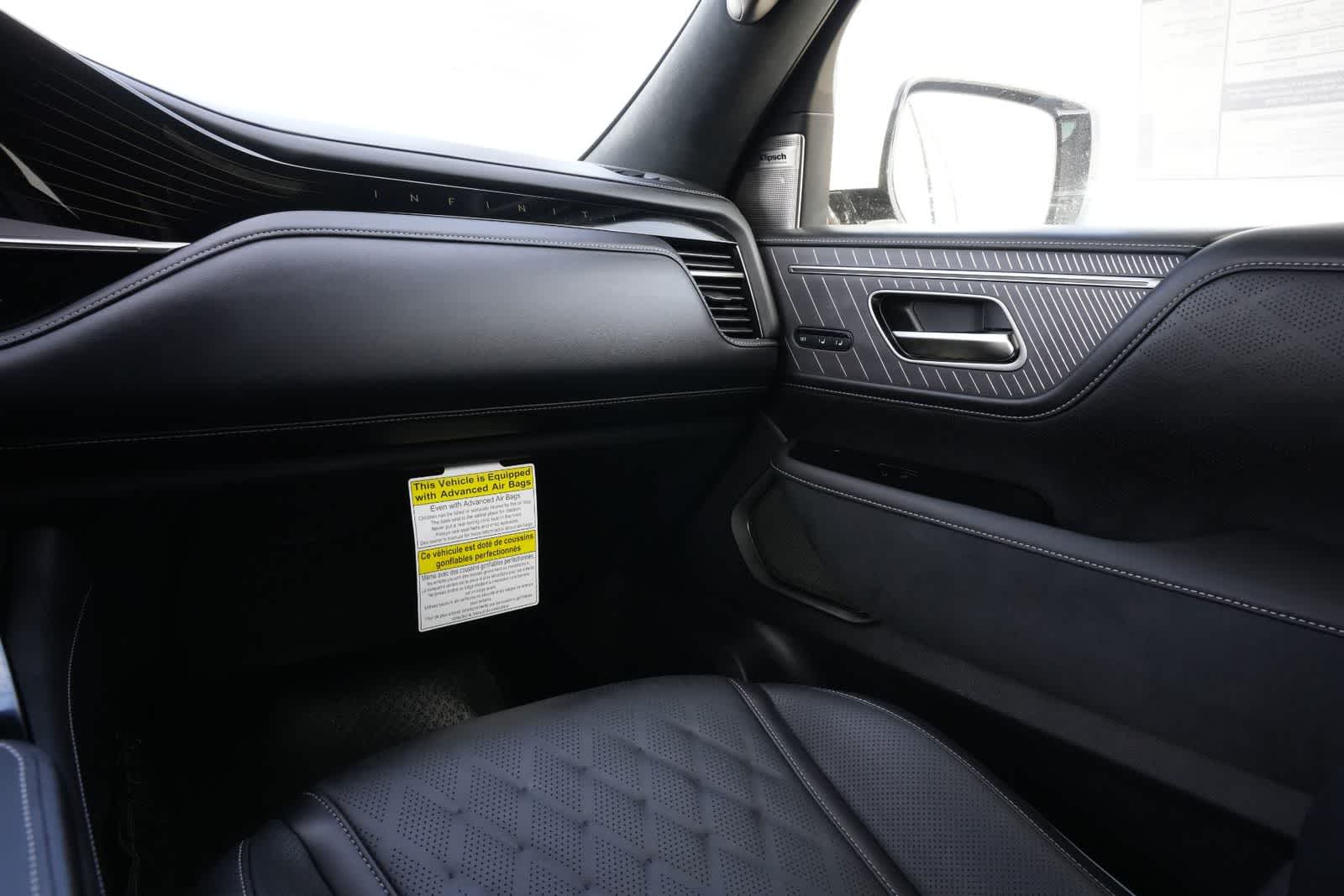 Thumbnail: 2026 INFINITI QX80 - 8