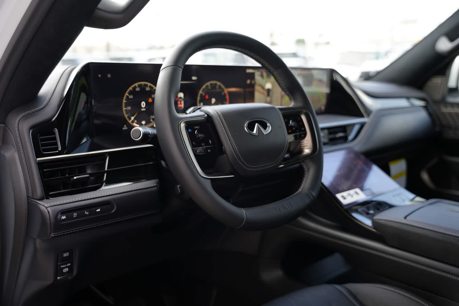 Thumbnail: 2026 INFINITI QX80 - 13