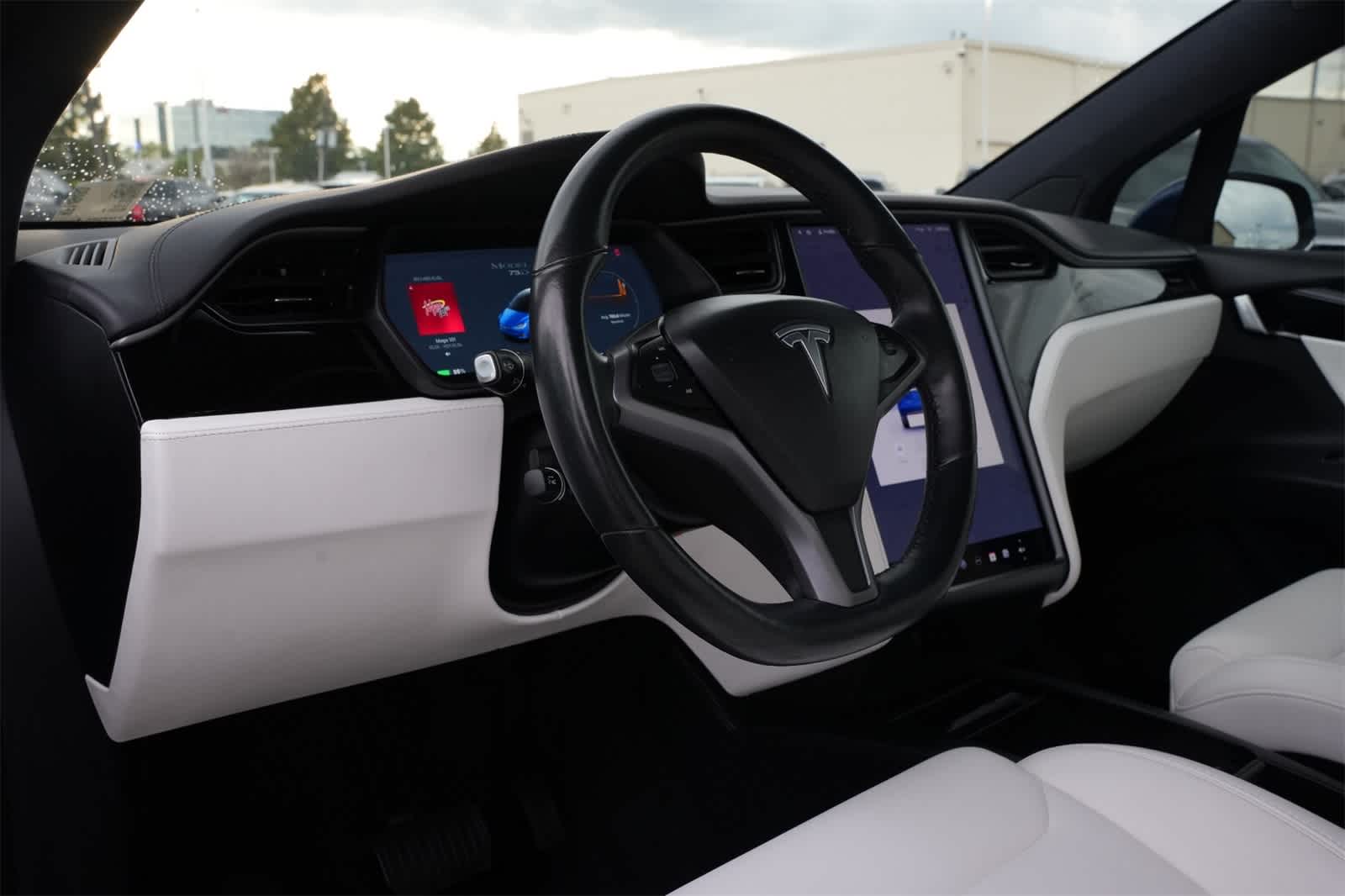 Thumbnail: 2019 Tesla Model X - 16