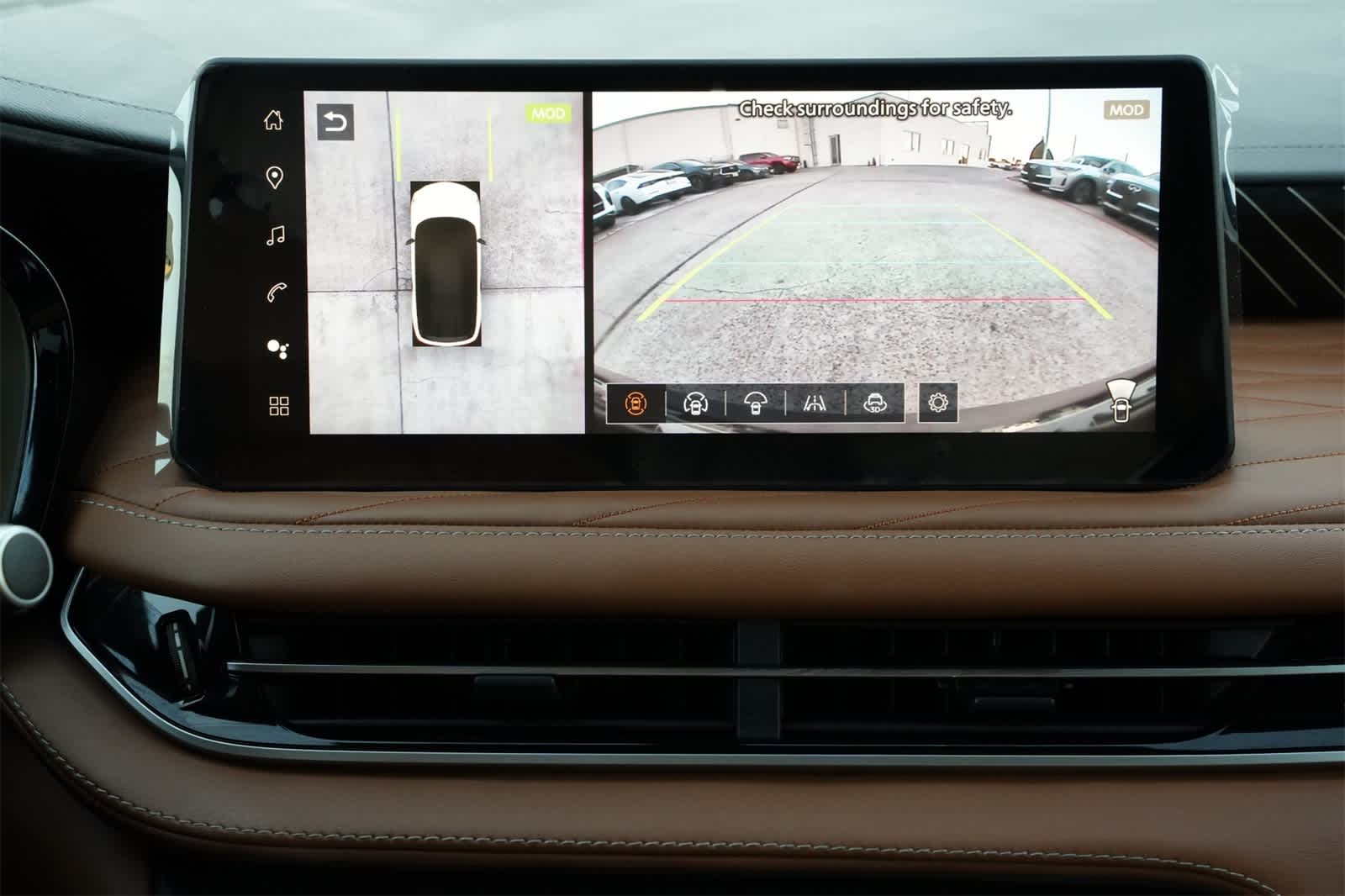 Thumbnail: 2026 INFINITI QX60 - 14