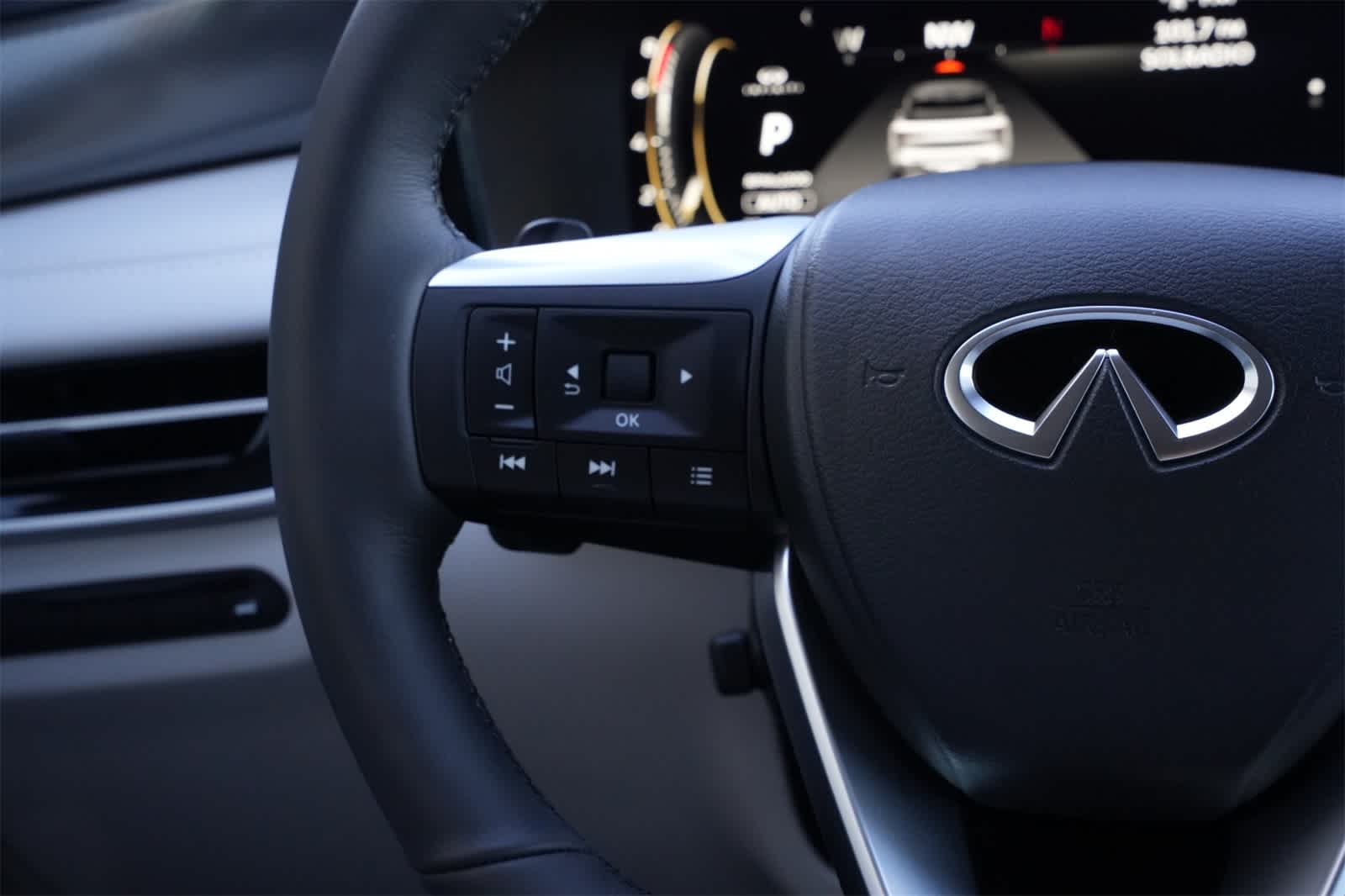 Thumbnail: 2026 INFINITI QX60 - 10