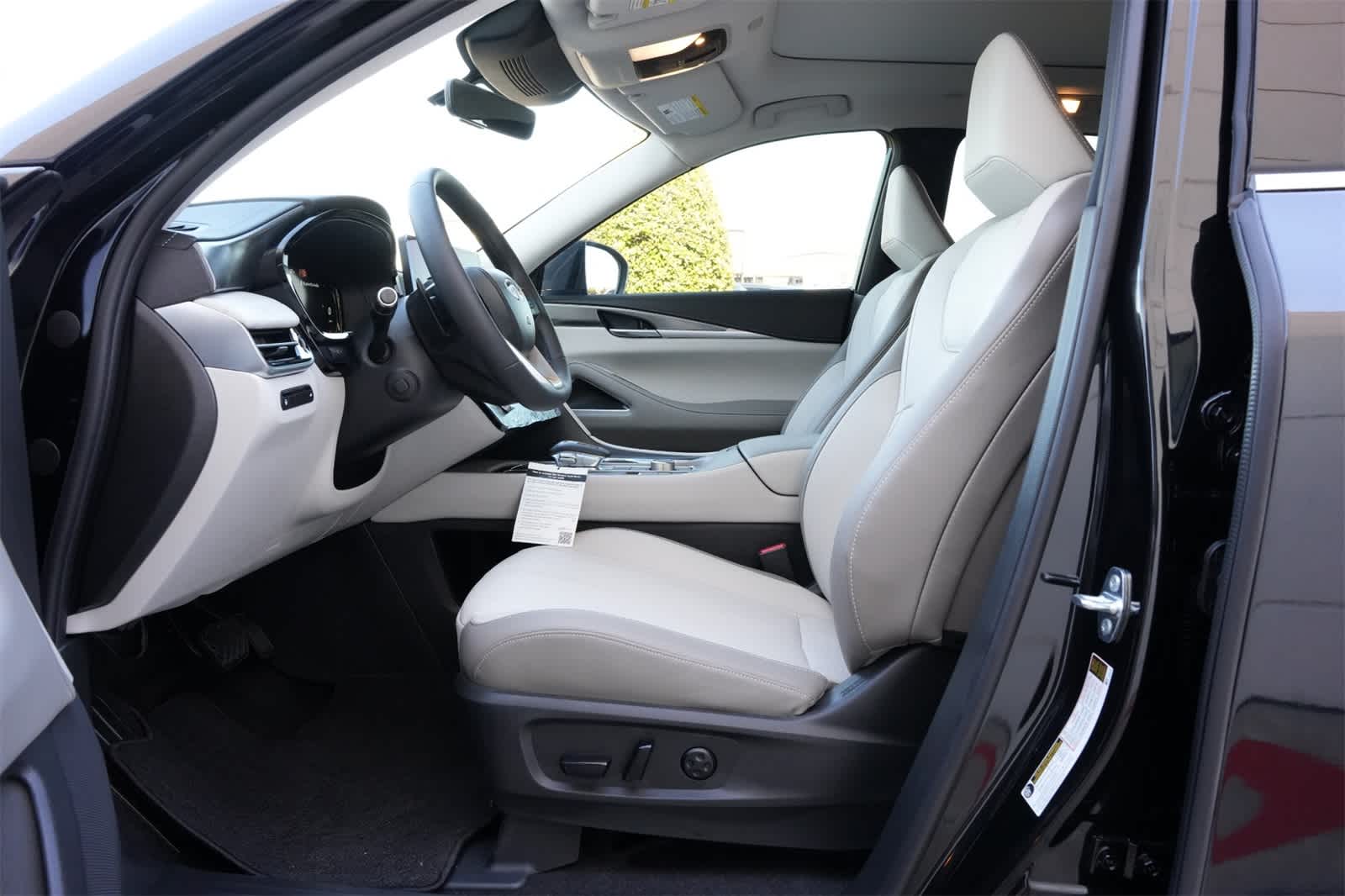 Thumbnail: 2026 INFINITI QX60 - 17