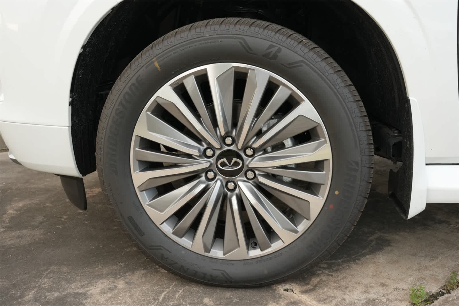Thumbnail: 2025 INFINITI QX80 - 19