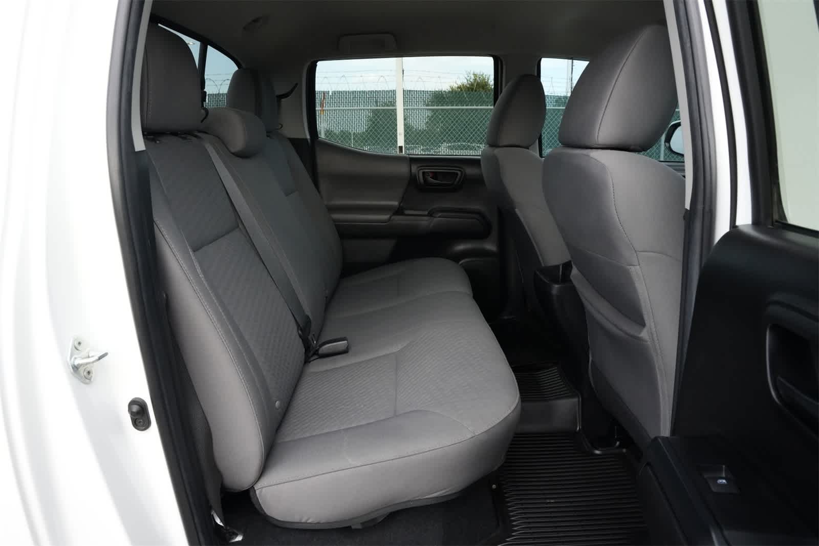 Thumbnail: 2022 Toyota Tacoma - 22