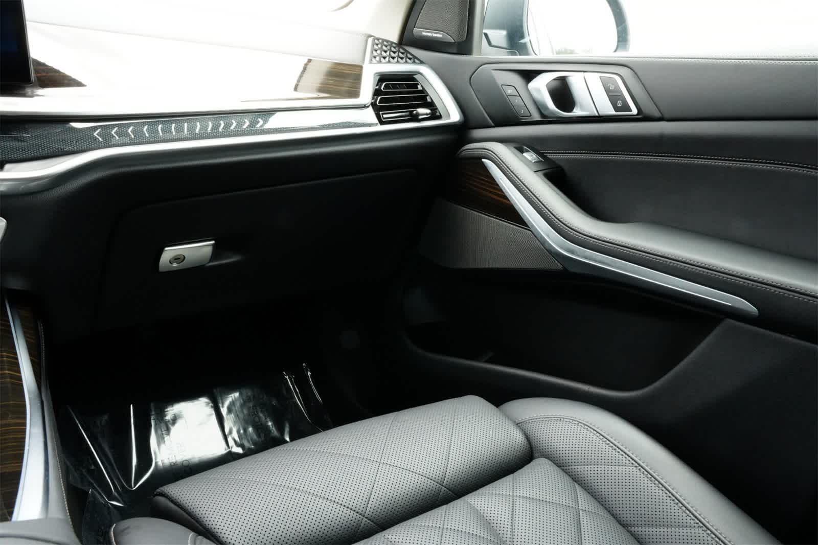 Thumbnail: 2024 BMW X7 - 8